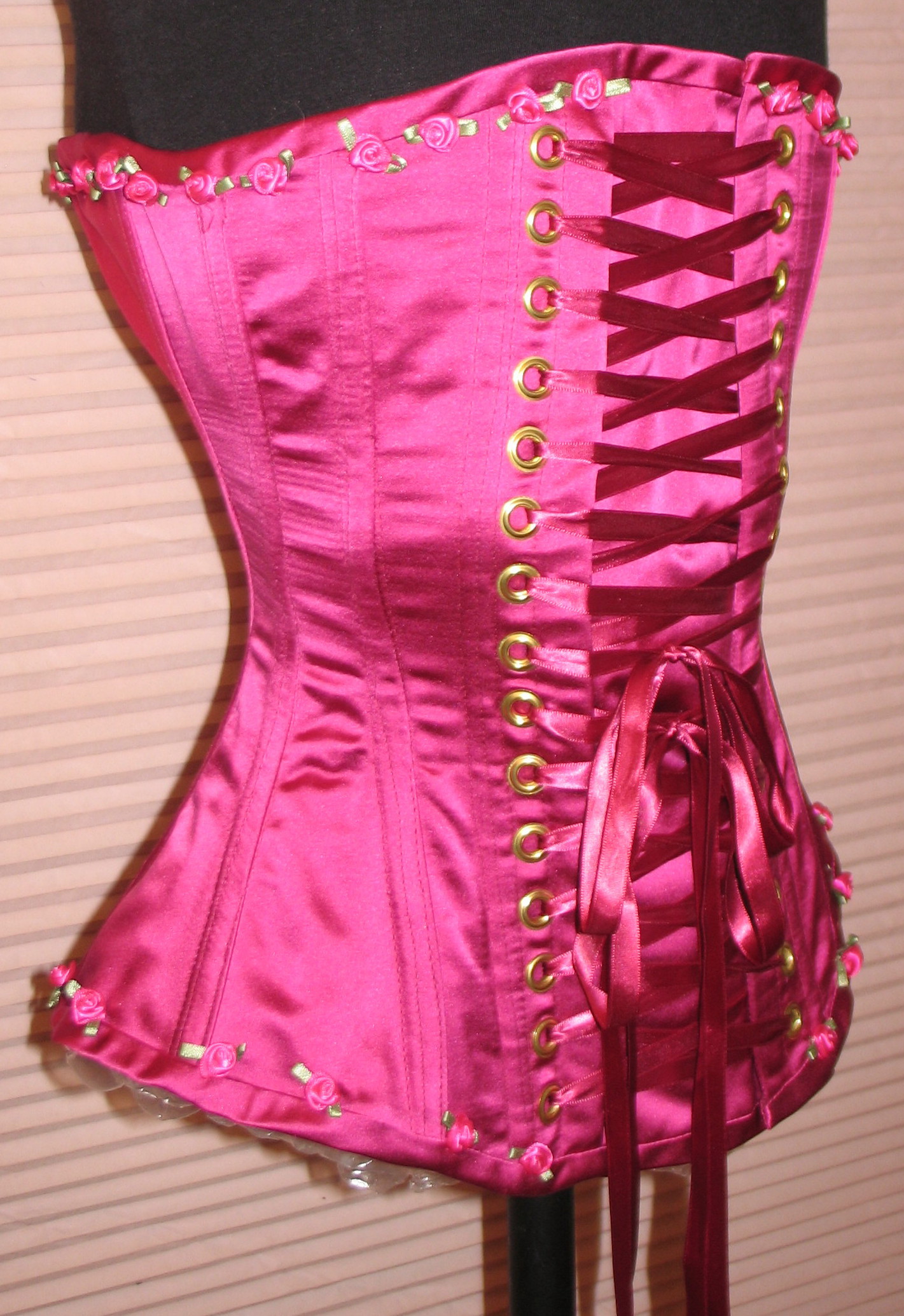 back fuschia corset